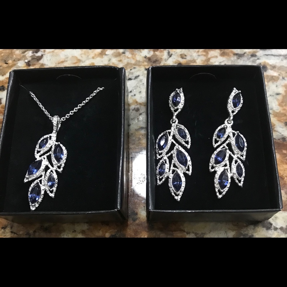 Fashion Earrings and Necklace set with Blue Stones